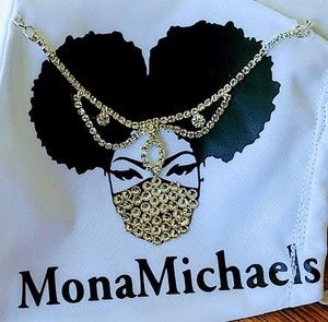 Meet your Posher, Mona